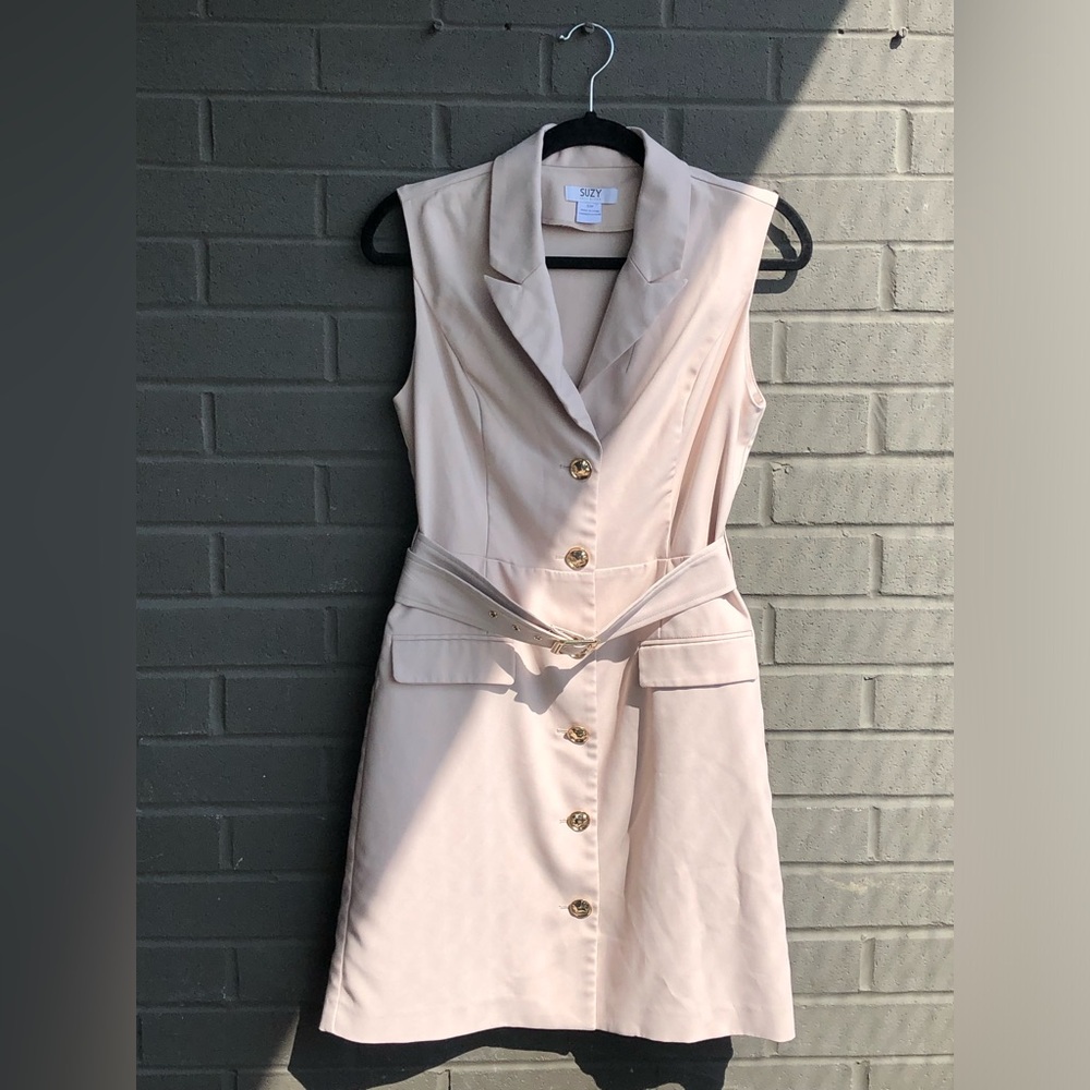 Elegant Cream Sleeveless Dress